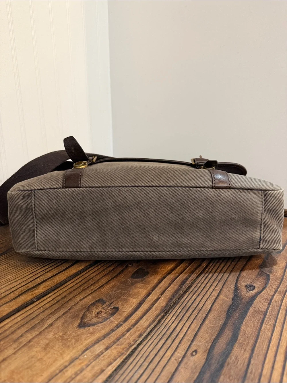 Vintage Fossil Estate City Canvas/ Leather messenger bag